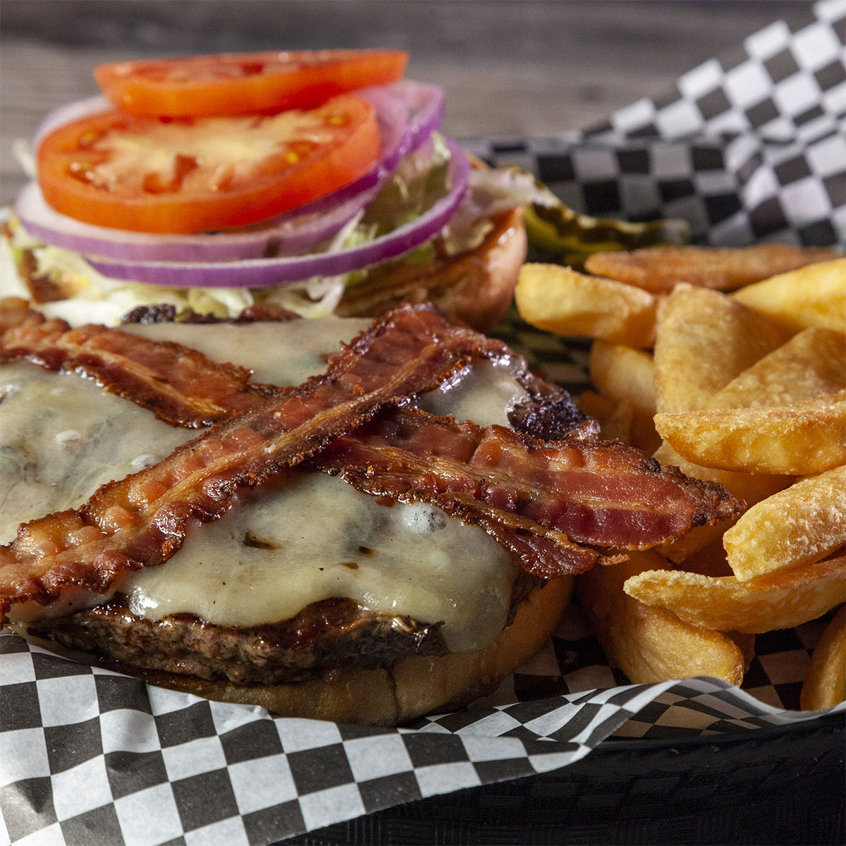 Chelo’s Hometown Bar & Grille