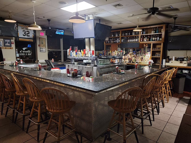 Dave’s Bar & Grill